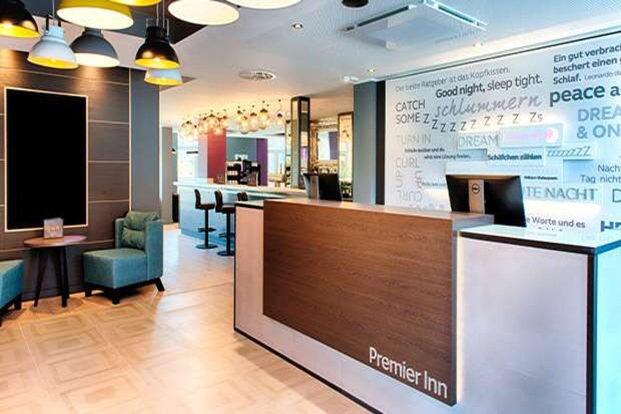 Premier Inn Luebeck City Stadtgraben Ngoại thất bức ảnh